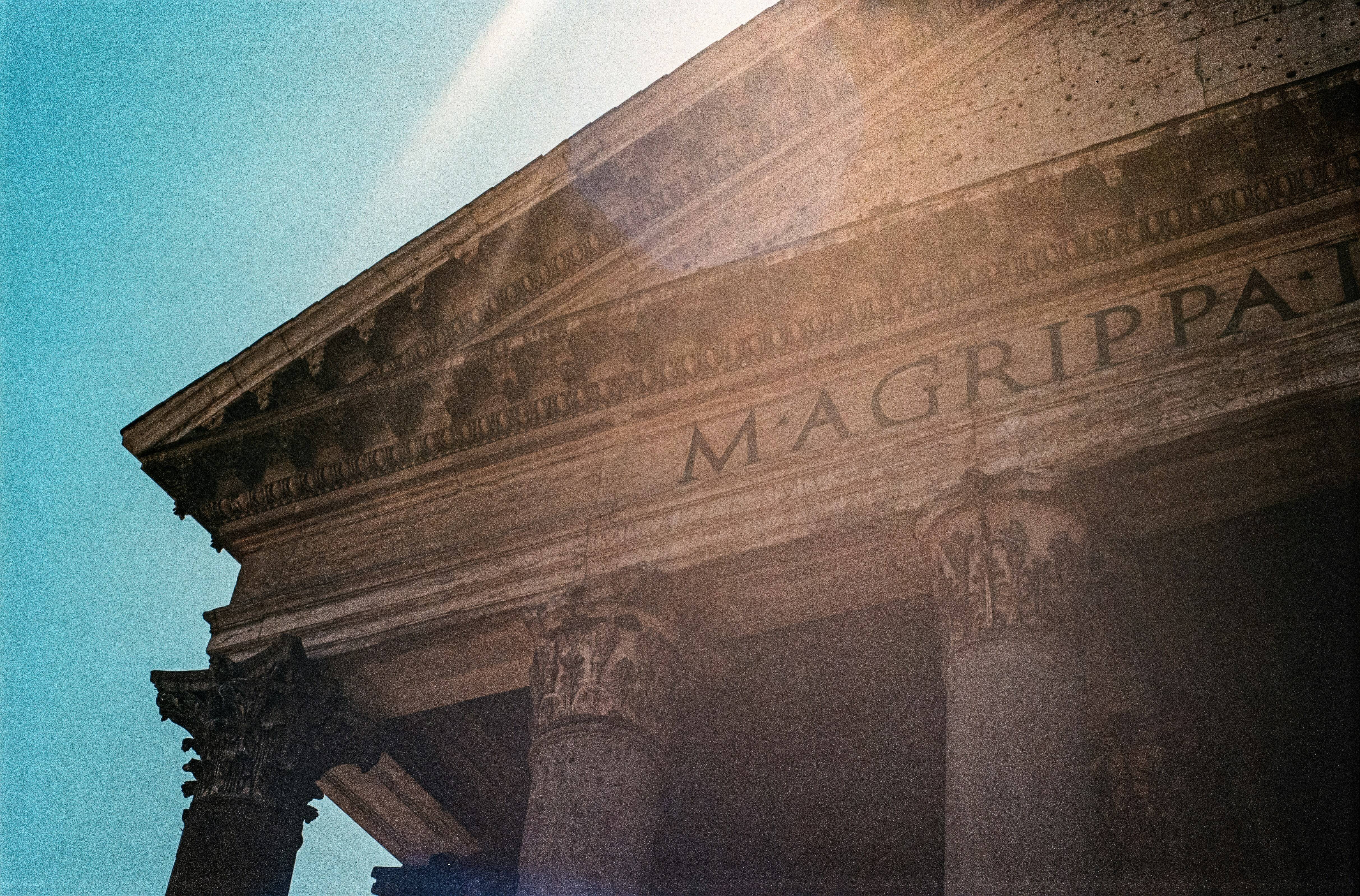 Navona - Pantheon - Venezia, atmospheric with historical significance